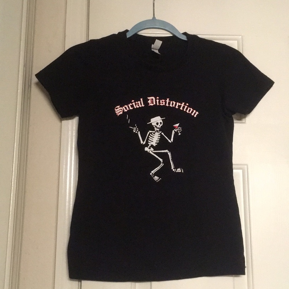 *REPOSH* Social Distortion t-shirt